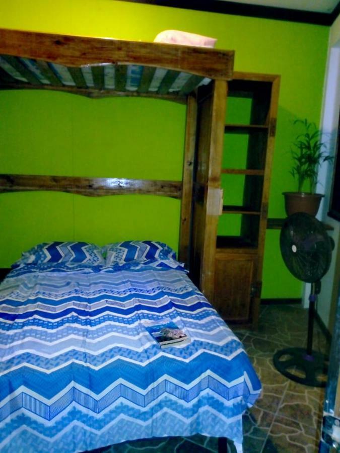The Venue - Utila Hostel ภายนอก รูปภาพ