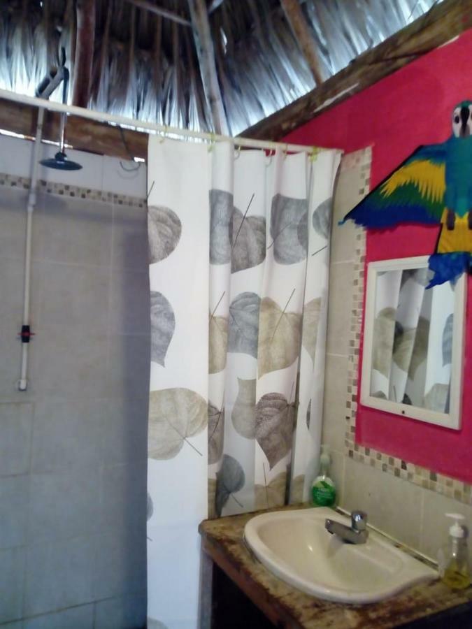 The Venue - Utila Hostel ภายนอก รูปภาพ