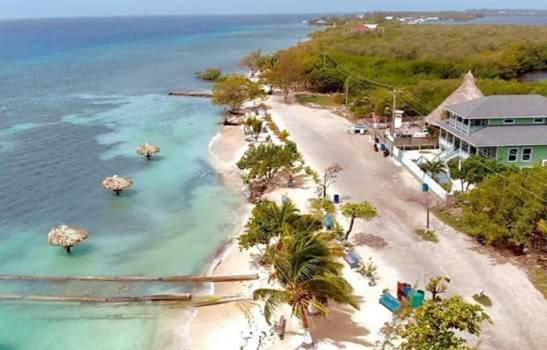 The Venue - Utila Hostel ภายนอก รูปภาพ